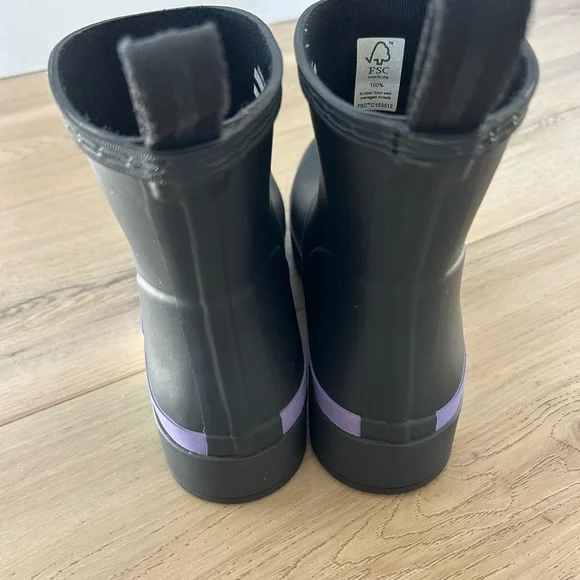 HUNTER Original Play Rain Short Boot Size 9 Black Striped Sole Ankle Wellies - Picture 4 of 7